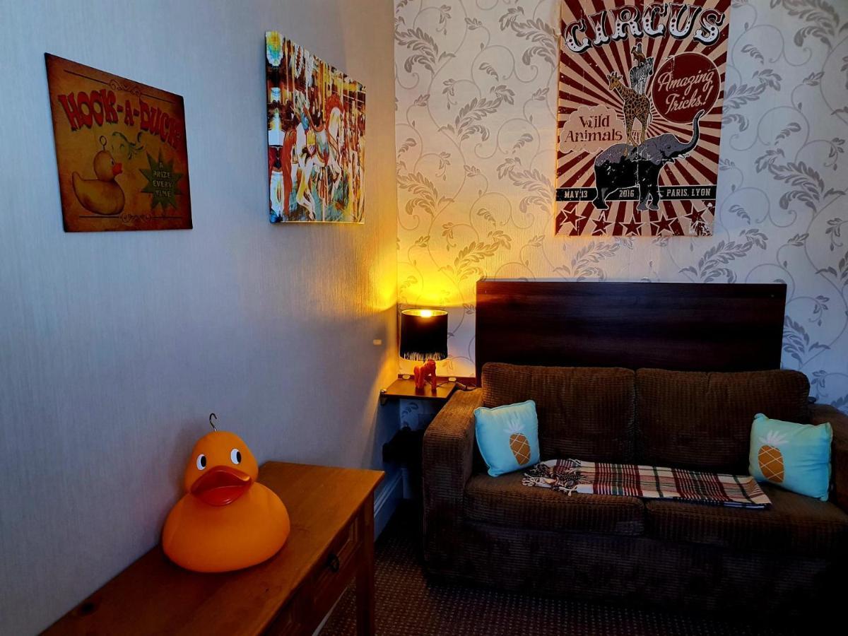 Gabrielles Bed & Breakfast Blackpool Bagian luar foto