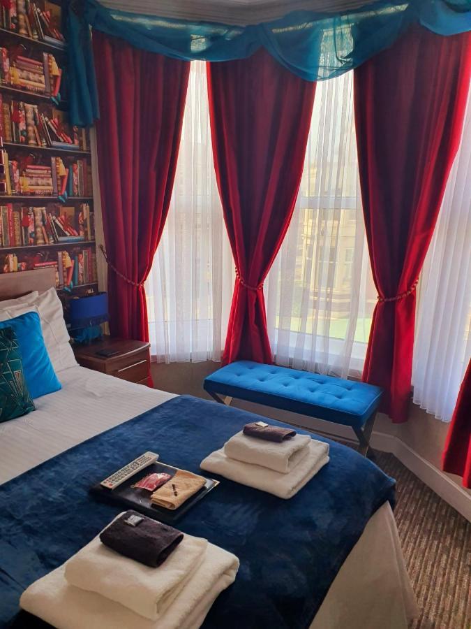 Gabrielles Bed & Breakfast Blackpool Bagian luar foto
