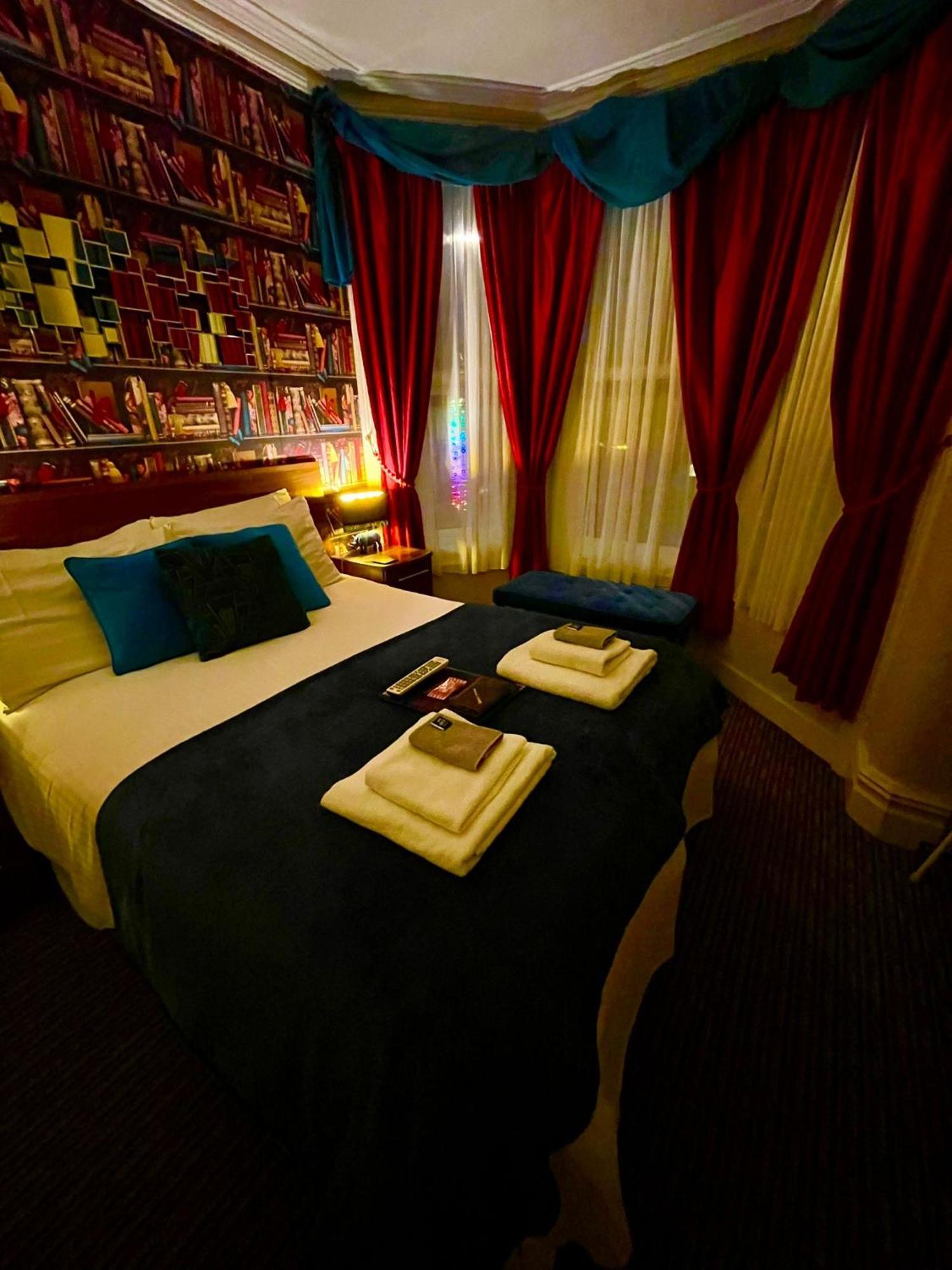 Gabrielles Bed & Breakfast Blackpool Bagian luar foto