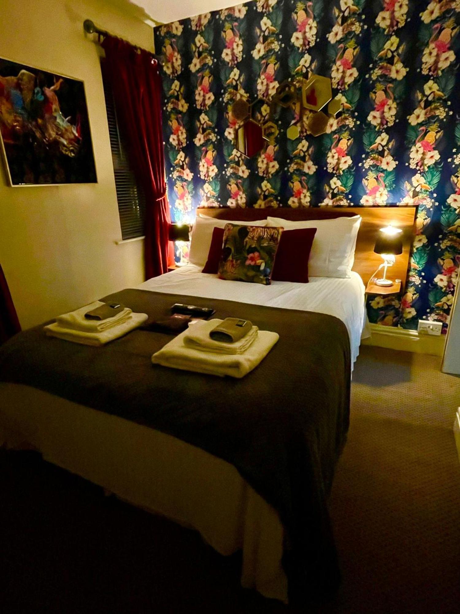 Gabrielles Bed & Breakfast Blackpool Bagian luar foto