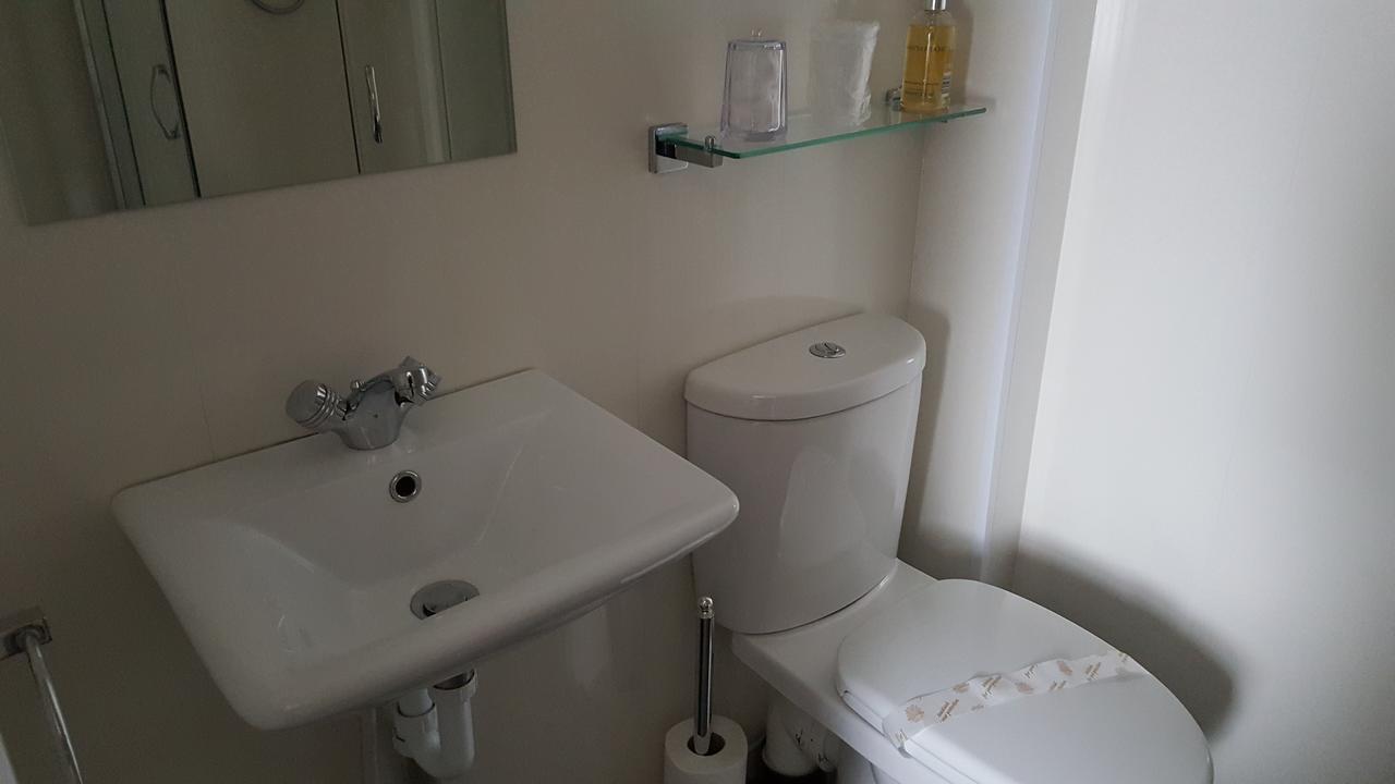 Gabrielles Bed & Breakfast Blackpool Bagian luar foto