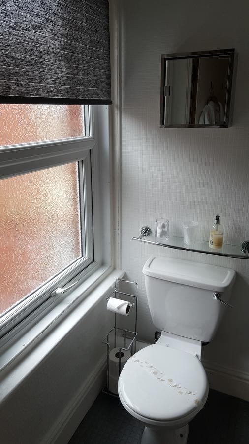 Gabrielles Bed & Breakfast Blackpool Bagian luar foto